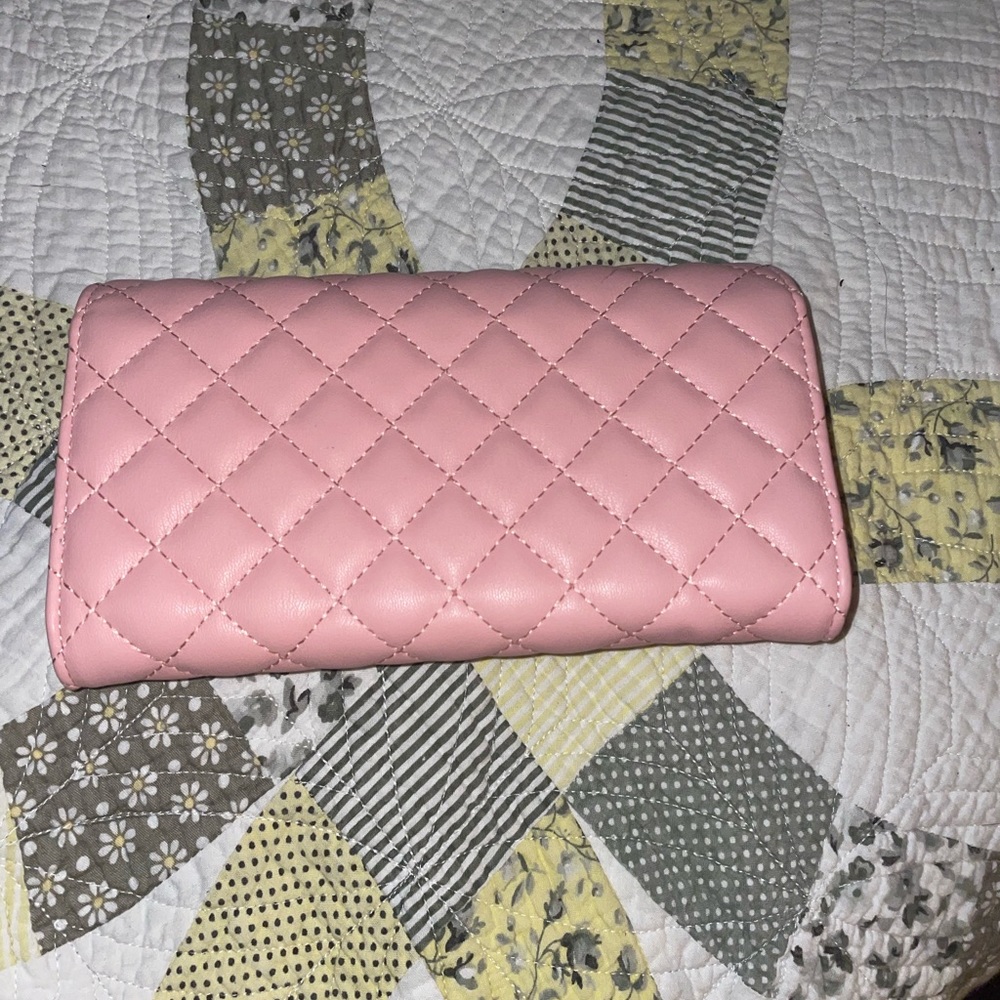 Quilted Trifold Wallet - Picture 4 of 7